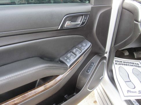 Used 2016 Chevrolet Tahoe LT image 9