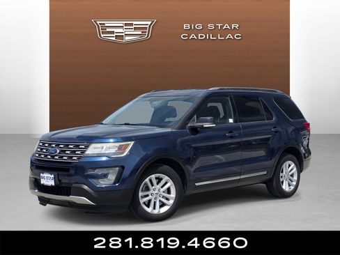 Used 2017 Ford Explorer XLT w/ Equipment Group 202A FWD image 1