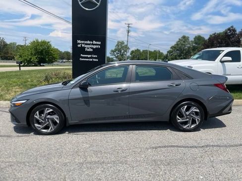 Used 2025 Hyundai Elantra Sport FWD image 2