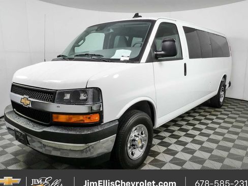 Used 2025 Chevrolet Express 3500 LT w/ LT Preferred Equipment Group RWD image 21