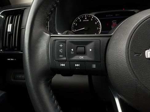 Used 2025 Nissan Pathfinder SV FWD image 35