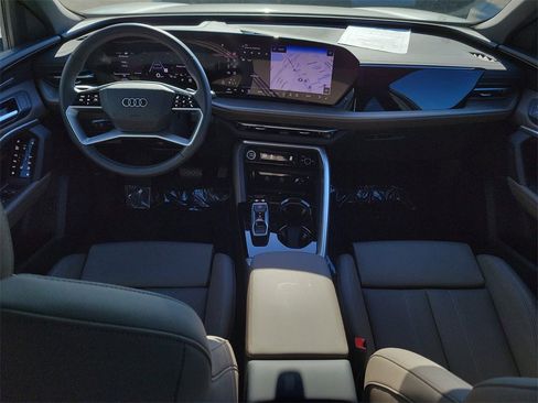Used 2025 Audi Q5 Premium Plus w/ Premium Plus image 23