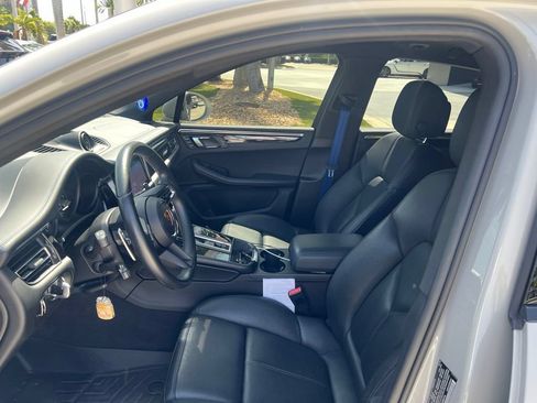 Used 2022 Porsche Macan AWD/4WD image 5