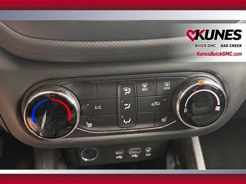 Used 2022 Chevrolet TrailBlazer LT FWD image 30