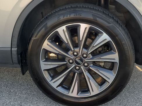 Used 2021 Lincoln Corsair Reserve w/ Elements Package image 9