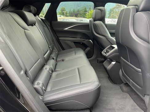 Used 2024 Cadillac Lyriq Luxury image 13