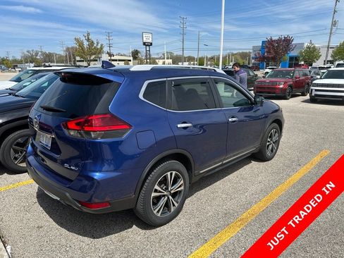 Used 2017 Nissan Rogue SL w/ SL Premium Package AWD/4WD image 3