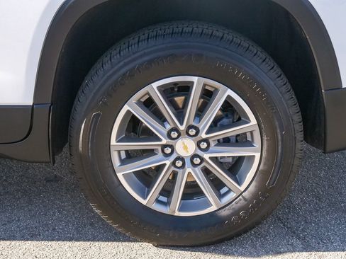 Used 2023 Chevrolet Traverse LT w/ LPO, Cargo Package image 6