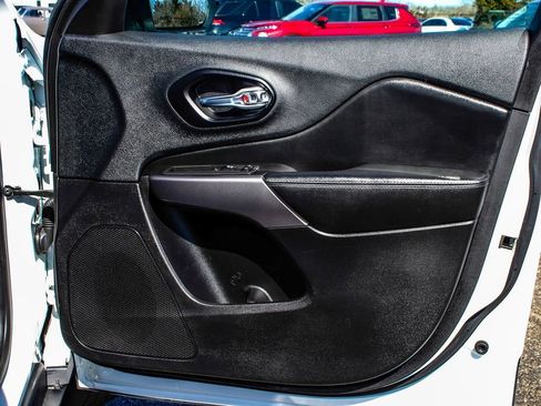 Used 2021 Jeep Cherokee Latitude Lux w/ Comfort/Convenience Group image 13