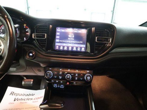 Used 2023 Dodge Durango SXT AWD/4WD image 13