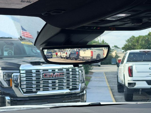 Used 2024 GMC Yukon XL Denali Ultimate AWD/4WD image 15