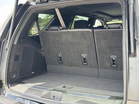 Used 2025 Cadillac Escalade Premium Luxury AWD/4WD image 28