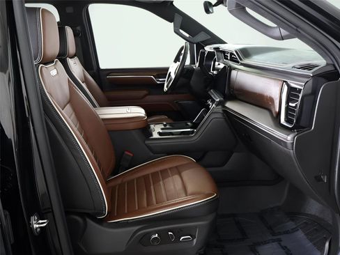 Used 2024 GMC Sierra 3500 Denali Ultimate image 35