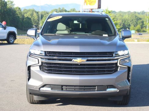Used 2022 Chevrolet Tahoe LT w/ Luxury Package AWD/4WD image 2