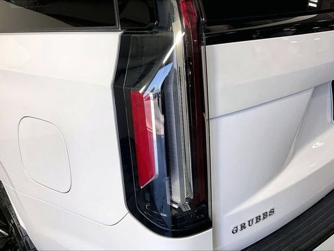 Used 2021 Cadillac Escalade Sport w/ Driver Assist Tech Package AWD/4WD image 40
