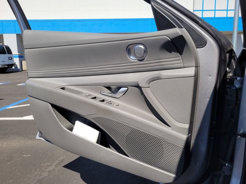 Used 2025 Hyundai Elantra SEL FWD image 26