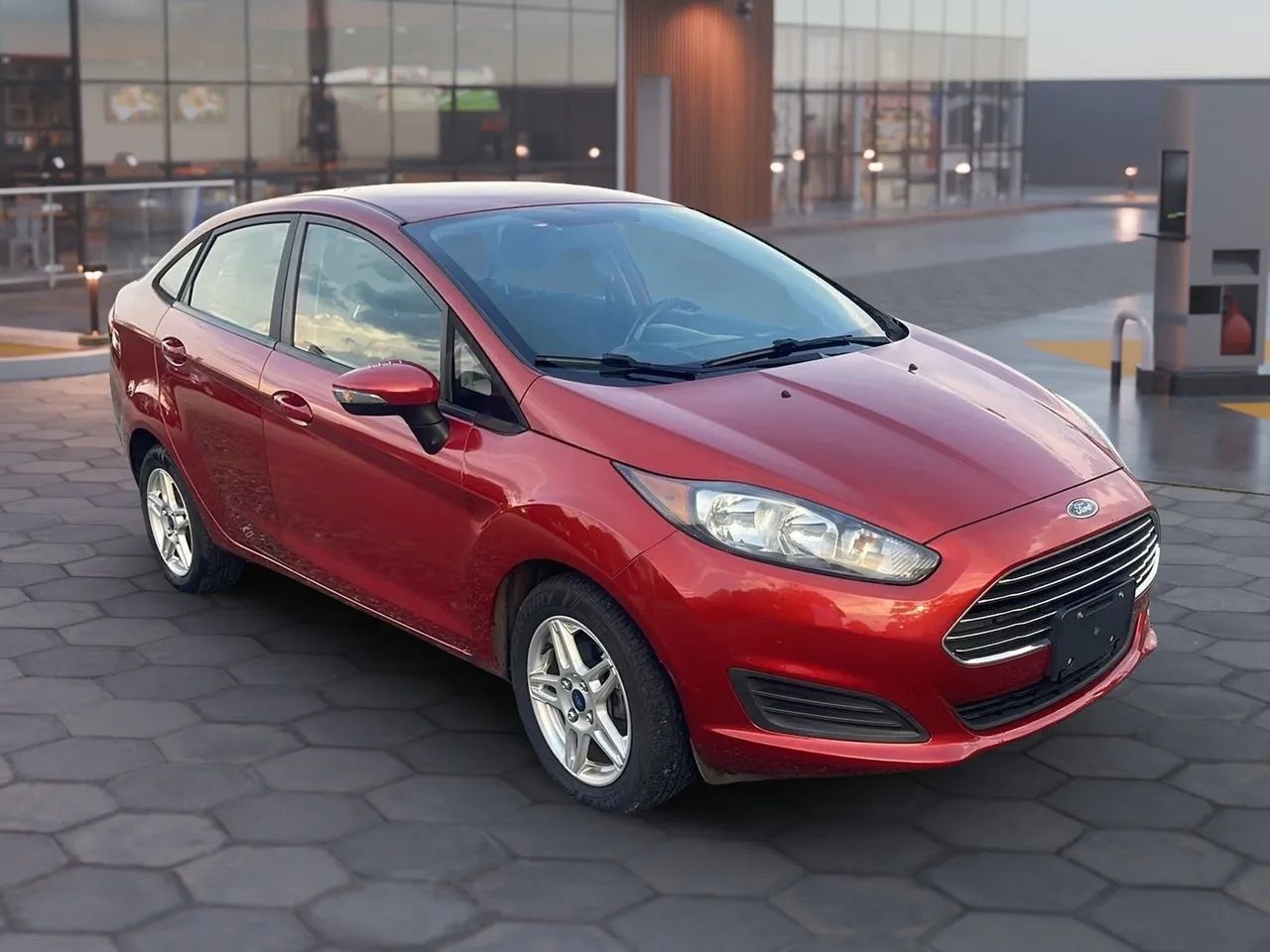 Used 2018 Ford Fiesta SE FWD image 15