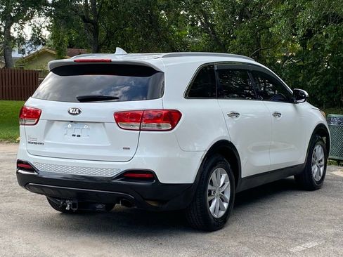 Used 2018 Kia Sorento FWD image 7