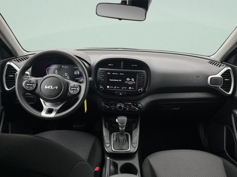 Used 2025 Kia Soul LX FWD image 25