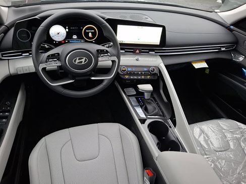 New 2026 Hyundai Elantra Limited image 9