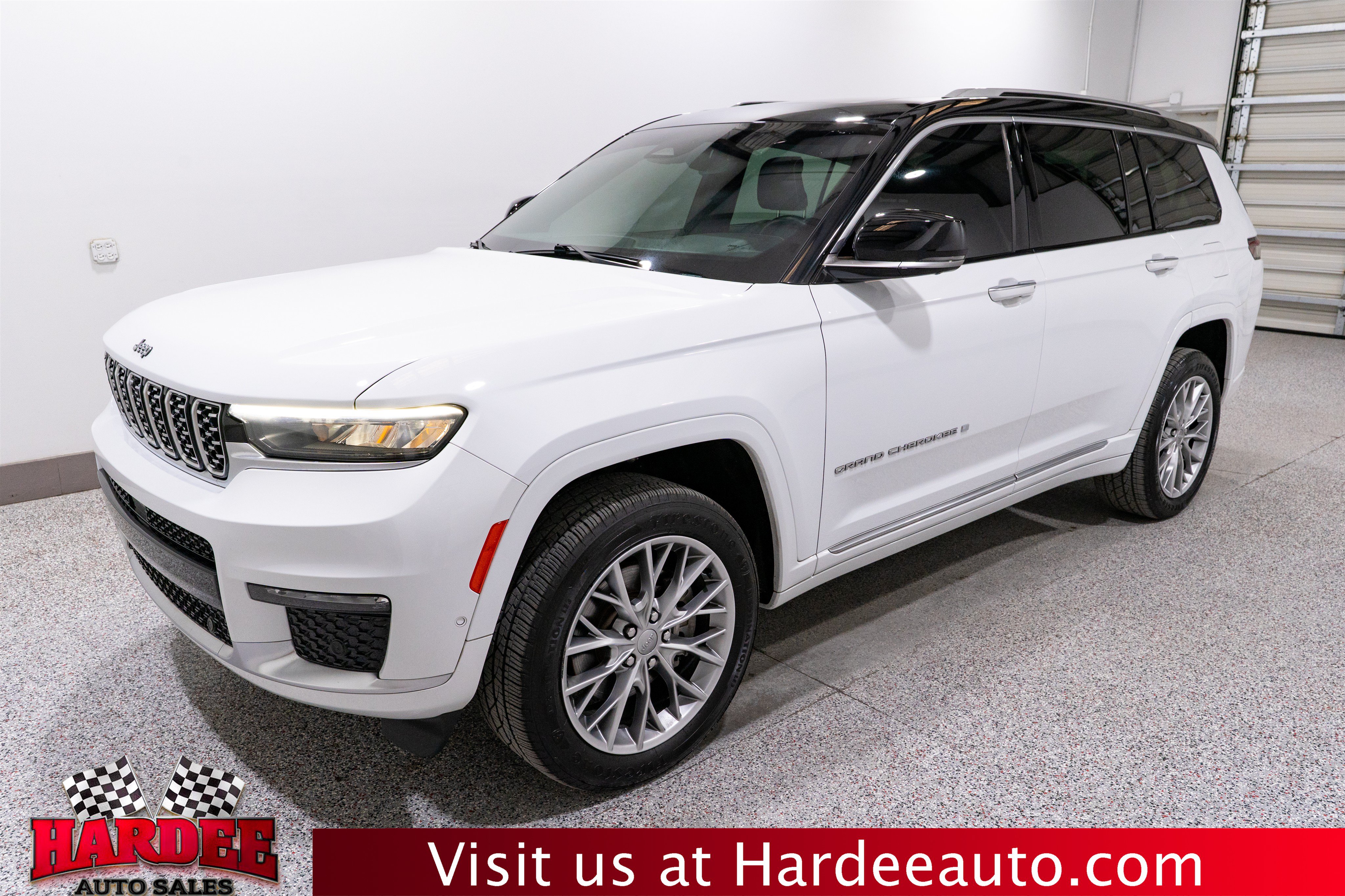 Used 2023 Jeep Grand Cherokee L Summit w/ Luxury Tech Group V RWD image 2