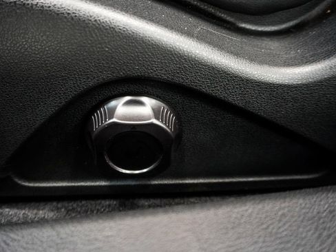 Used 2017 Nissan GT-R Premium AWD/4WD image 18