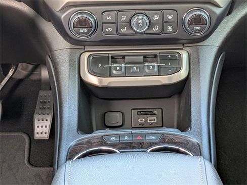 Used 2022 GMC Acadia Denali w/ Denali Technology Package image 18