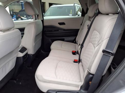 Used 2024 Nissan Pathfinder SV AWD/4WD image 9