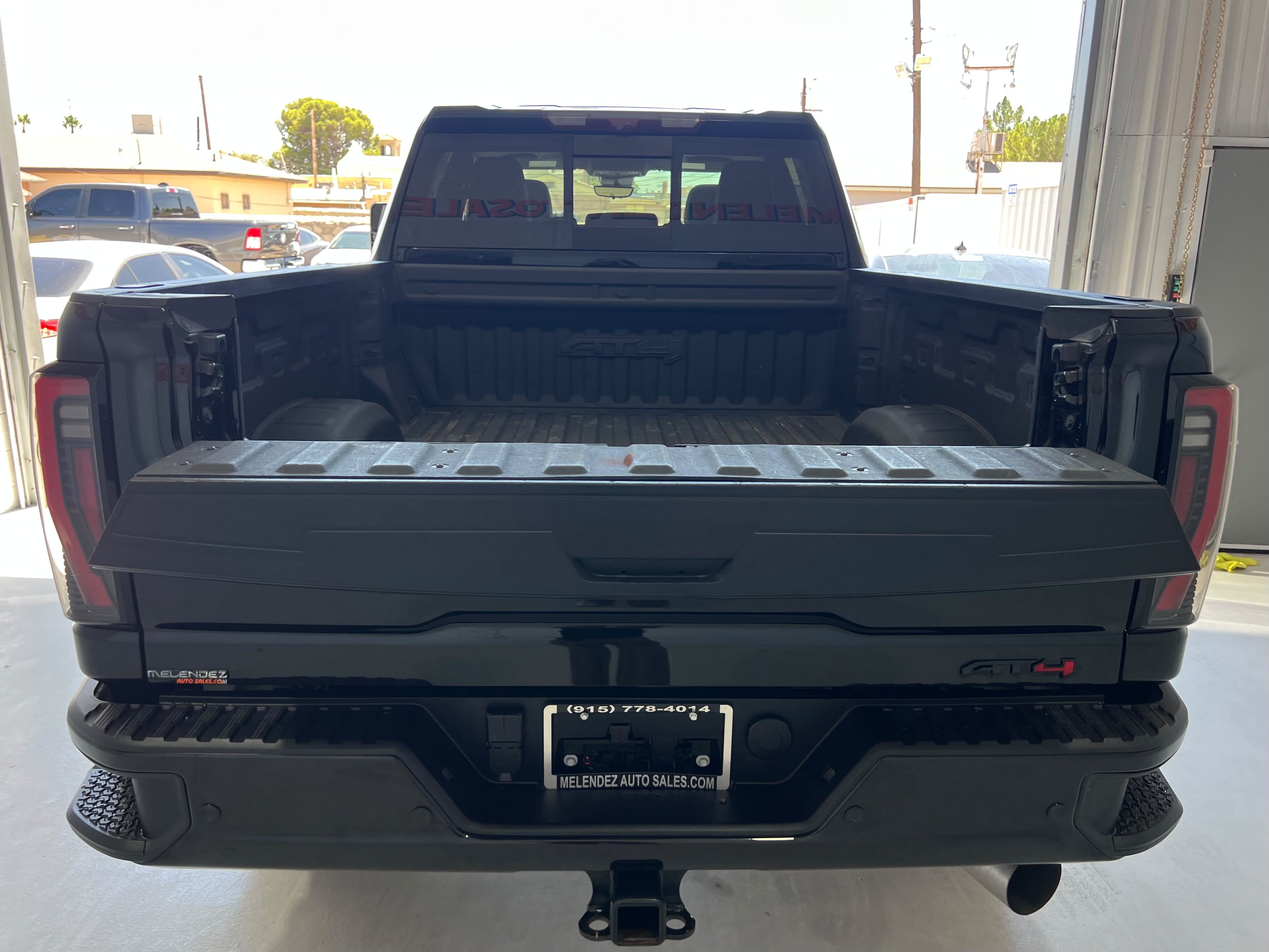 Used 2024 GMC Sierra 2500 AT4 w/ Max Trailering Package AWD/4WD image 4