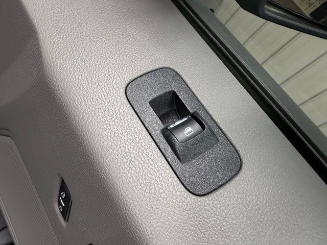 Used 2020 Ford F150 XLT w/ Equipment Group 302A Luxury AWD/4WD image 27