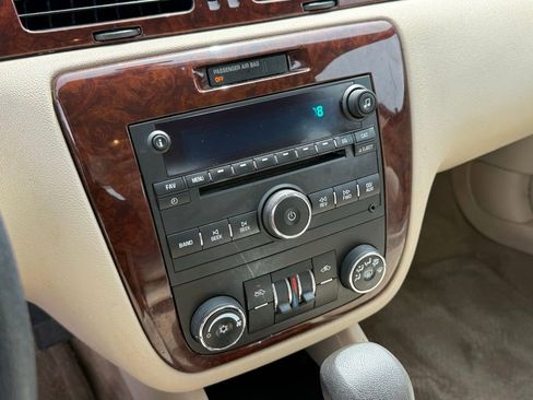Used 2010 Chevrolet Impala LS FWD image 11