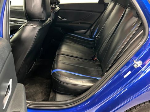 Used 2023 Hyundai Elantra SEL image 21