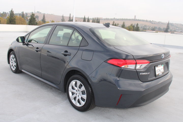 Certified 2025 Toyota Corolla LE FWD image 5