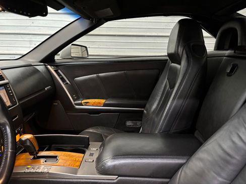 Used 2005 Cadillac XLR image 19