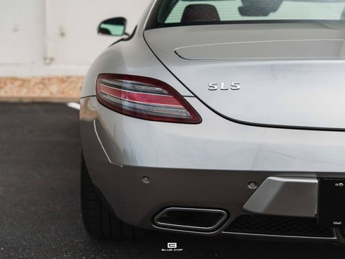 Used 2011 Mercedes-Benz SLS AMG Coupe image 37