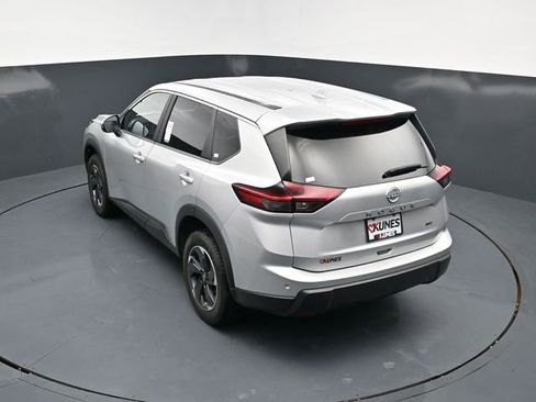 Used 2025 Nissan Rogue SV AWD/4WD image 42