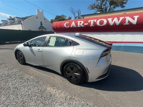 Used 2023 Toyota Prius Prime Premium image 6