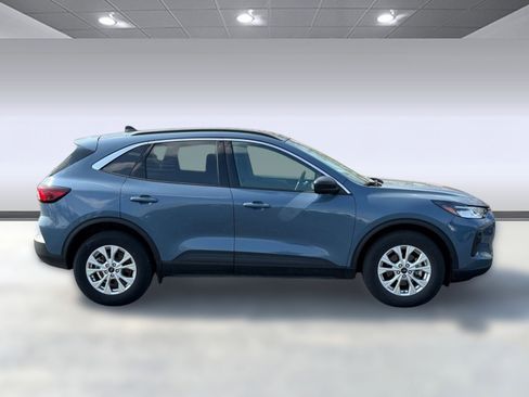 Used 2023 Ford Escape Active image 6