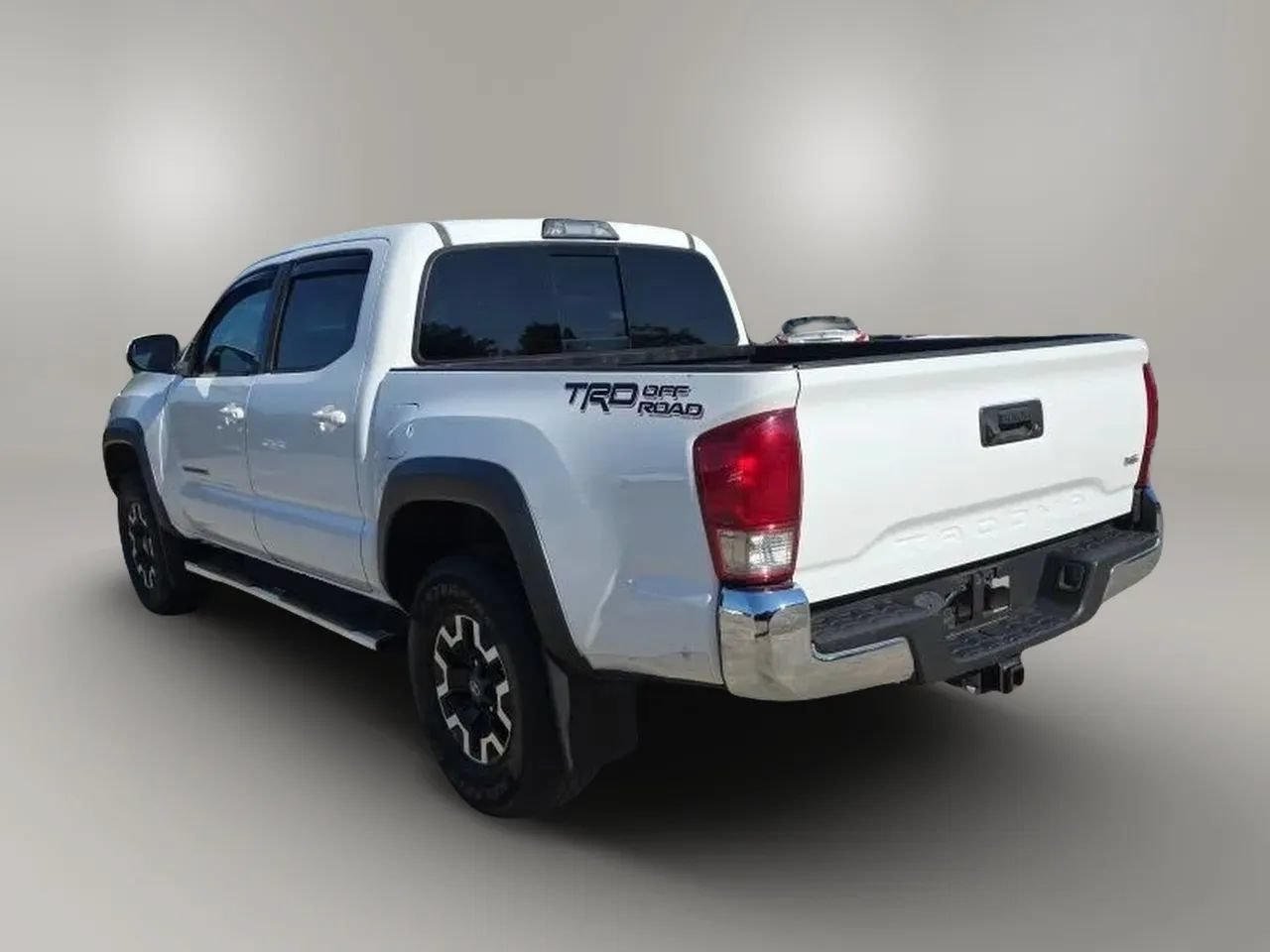 Used 2017 Toyota Tacoma TRD Off-Road w/ Tow Package RWD image 5