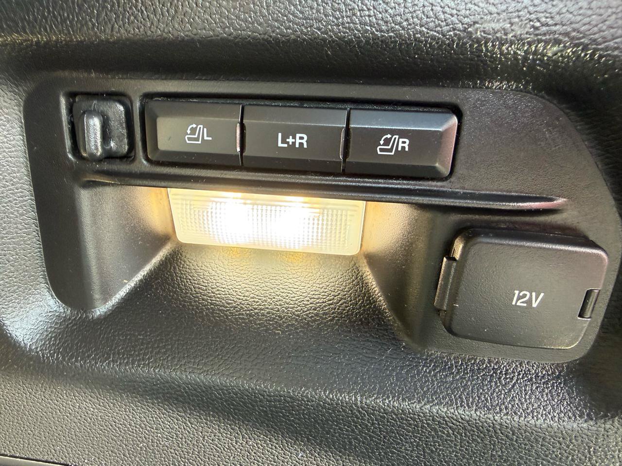 Used 2020 Ford Explorer Limited RWD image 19