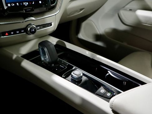 Used 2023 Volvo XC60 B5 Plus w/ Climate Package image 20