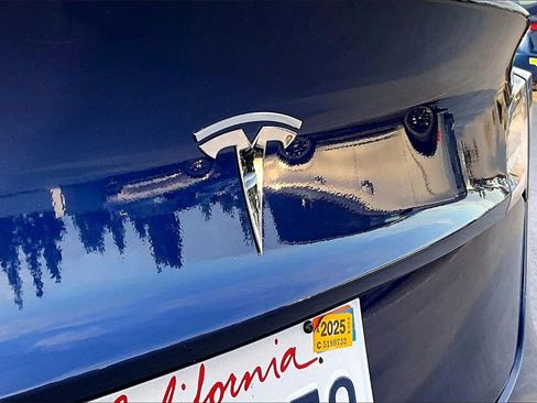 Used 2023 Tesla Model 3 Standard Range image 22