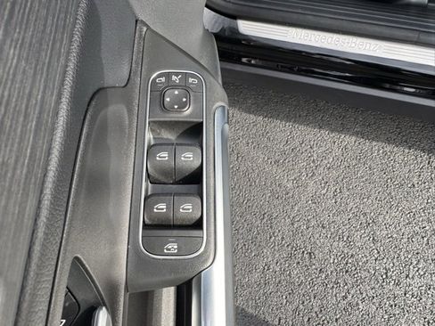 Used 2026 Mercedes-Benz GLB 250 4MATIC image 21