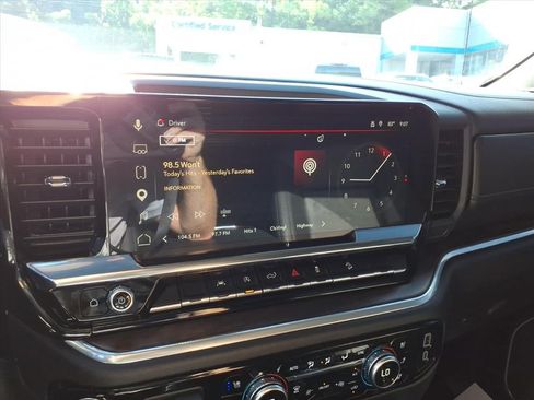Used 2026 GMC Sierra 1500 SLT w/ SLT Premium Package AWD/4WD image 17