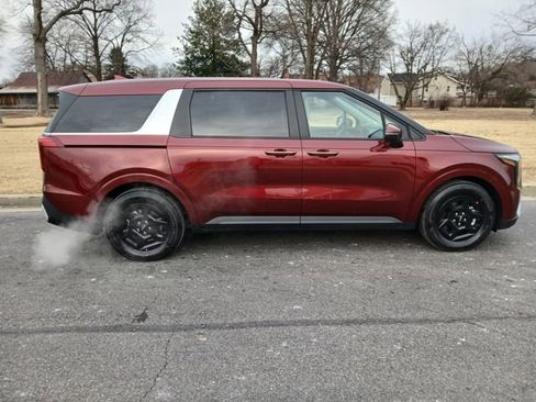 New 2026 Kia Carnival FWD image 10