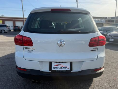 Used 2017 Volkswagen Tiguan S image 4