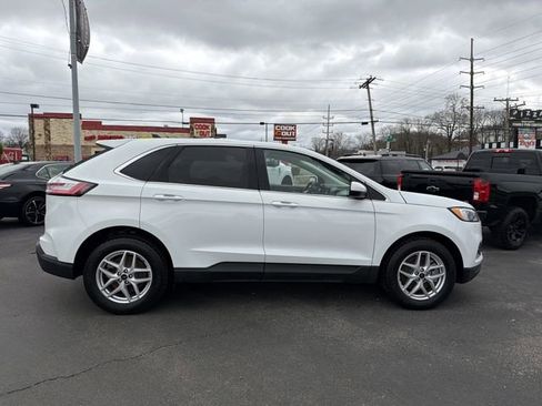 Used 2024 Ford Edge SEL image 2