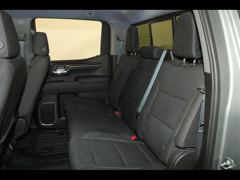 Used 2023 GMC Sierra 1500 SLE image 28