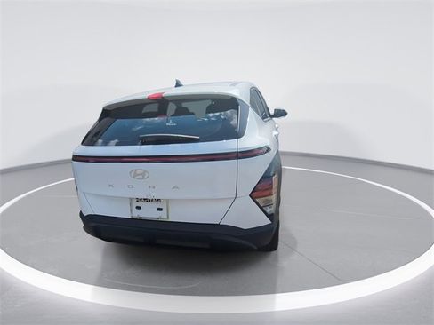 New 2026 Hyundai Kona SE image 7