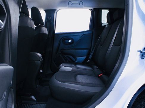 Used 2023 Jeep Renegade Trailhawk image 16